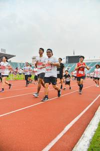 BIB: 2320, 2316, 1619
                            <button type="button" onclick="openModal(5989201)" class="btn btn-primary btn-sm float-right btn-popup" data-toggle="modal" data-target=".modal-high-quality">
                        <i class="fas fa-shopping-cart"></i> Add to Cart
                    </button>
                                            <button type="button" onclick="isThisMe(5989201, true)" class="btn btn-success btn-sm float-right btn-popup btn-isme hidden" data-toggle="tooltip" data-placement="bottom" title="นี่คือรูปของคุณใช่ไหม คลิกที่นี่เพื่อเอาเข้าอัลบั้ม">
                        <i class="fas fa-plus"></i> Add to album
                    </button>
                    <button type="button" onclick="isThisMe(5989201, false)" class="btn btn-warning btn-sm float-right btn-popup btn-isnotme hidden">
                        <i class="fas fa-ban"></i> Remove from album
                    </button>