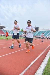 BIB: 7842, 2977, 7977
                            <button type="button" onclick="openModal(5985489)" class="btn btn-primary btn-sm float-right btn-popup" data-toggle="modal" data-target=".modal-high-quality">
                        <i class="fas fa-shopping-cart"></i> Add to Cart
                    </button>
                                            <button type="button" onclick="isThisMe(5985489, true)" class="btn btn-success btn-sm float-right btn-popup btn-isme hidden" data-toggle="tooltip" data-placement="bottom" title="นี่คือรูปของคุณใช่ไหม คลิกที่นี่เพื่อเอาเข้าอัลบั้ม">
                        <i class="fas fa-plus"></i> Add to album
                    </button>
                    <button type="button" onclick="isThisMe(5985489, false)" class="btn btn-warning btn-sm float-right btn-popup btn-isnotme hidden">
                        <i class="fas fa-ban"></i> Remove from album
                    </button>