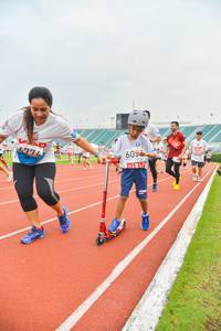 BIB: 6774, 609
                            <button type="button" onclick="openModal(5987820)" class="btn btn-primary btn-sm float-right btn-popup" data-toggle="modal" data-target=".modal-high-quality">
                        <i class="fas fa-shopping-cart"></i> Add to Cart
                    </button>
                                            <button type="button" onclick="isThisMe(5987820, true)" class="btn btn-success btn-sm float-right btn-popup btn-isme hidden" data-toggle="tooltip" data-placement="bottom" title="นี่คือรูปของคุณใช่ไหม คลิกที่นี่เพื่อเอาเข้าอัลบั้ม">
                        <i class="fas fa-plus"></i> Add to album
                    </button>
                    <button type="button" onclick="isThisMe(5987820, false)" class="btn btn-warning btn-sm float-right btn-popup btn-isnotme hidden">
                        <i class="fas fa-ban"></i> Remove from album
                    </button>