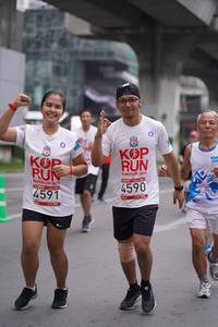 BIB: 201, 4590, 4591
                            <button type="button" onclick="openModal(5967457)" class="btn btn-primary btn-sm float-right btn-popup" data-toggle="modal" data-target=".modal-high-quality">
                        <i class="fas fa-shopping-cart"></i> Add to Cart
                    </button>
                                            <button type="button" onclick="isThisMe(5967457, true)" class="btn btn-success btn-sm float-right btn-popup btn-isme hidden" data-toggle="tooltip" data-placement="bottom" title="นี่คือรูปของคุณใช่ไหม คลิกที่นี่เพื่อเอาเข้าอัลบั้ม">
                        <i class="fas fa-plus"></i> Add to album
                    </button>
                    <button type="button" onclick="isThisMe(5967457, false)" class="btn btn-warning btn-sm float-right btn-popup btn-isnotme hidden">
                        <i class="fas fa-ban"></i> Remove from album
                    </button>