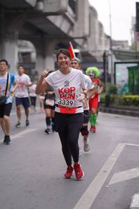 BIB: 3339
                            <button type="button" onclick="openModal(5967617)" class="btn btn-primary btn-sm float-right btn-popup" data-toggle="modal" data-target=".modal-high-quality">
                        <i class="fas fa-shopping-cart"></i> Add to Cart
                    </button>
                                            <button type="button" onclick="isThisMe(5967617, true)" class="btn btn-success btn-sm float-right btn-popup btn-isme hidden" data-toggle="tooltip" data-placement="bottom" title="นี่คือรูปของคุณใช่ไหม คลิกที่นี่เพื่อเอาเข้าอัลบั้ม">
                        <i class="fas fa-plus"></i> Add to album
                    </button>
                    <button type="button" onclick="isThisMe(5967617, false)" class="btn btn-warning btn-sm float-right btn-popup btn-isnotme hidden">
                        <i class="fas fa-ban"></i> Remove from album
                    </button>