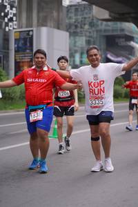 BIB: 1206, 3335, 1638
                            <button type="button" onclick="openModal(5962081)" class="btn btn-primary btn-sm float-right btn-popup" data-toggle="modal" data-target=".modal-high-quality">
                        <i class="fas fa-shopping-cart"></i> Add to Cart
                    </button>
                                            <button type="button" onclick="isThisMe(5962081, true)" class="btn btn-success btn-sm float-right btn-popup btn-isme hidden" data-toggle="tooltip" data-placement="bottom" title="นี่คือรูปของคุณใช่ไหม คลิกที่นี่เพื่อเอาเข้าอัลบั้ม">
                        <i class="fas fa-plus"></i> Add to album
                    </button>
                    <button type="button" onclick="isThisMe(5962081, false)" class="btn btn-warning btn-sm float-right btn-popup btn-isnotme hidden">
                        <i class="fas fa-ban"></i> Remove from album
                    </button>