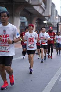 BIB: 3938, 2353, 3735
                            <button type="button" onclick="openModal(5974762)" class="btn btn-primary btn-sm float-right btn-popup" data-toggle="modal" data-target=".modal-high-quality">
                        <i class="fas fa-shopping-cart"></i> Add to Cart
                    </button>
                                            <button type="button" onclick="isThisMe(5974762, true)" class="btn btn-success btn-sm float-right btn-popup btn-isme hidden" data-toggle="tooltip" data-placement="bottom" title="นี่คือรูปของคุณใช่ไหม คลิกที่นี่เพื่อเอาเข้าอัลบั้ม">
                        <i class="fas fa-plus"></i> Add to album
                    </button>
                    <button type="button" onclick="isThisMe(5974762, false)" class="btn btn-warning btn-sm float-right btn-popup btn-isnotme hidden">
                        <i class="fas fa-ban"></i> Remove from album
                    </button>