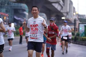 BIB: 2019, 4123
                            <button type="button" onclick="openModal(5968589)" class="btn btn-primary btn-sm float-right btn-popup" data-toggle="modal" data-target=".modal-high-quality">
                        <i class="fas fa-shopping-cart"></i> Add to Cart
                    </button>
                                            <button type="button" onclick="isThisMe(5968589, true)" class="btn btn-success btn-sm float-right btn-popup btn-isme hidden" data-toggle="tooltip" data-placement="bottom" title="นี่คือรูปของคุณใช่ไหม คลิกที่นี่เพื่อเอาเข้าอัลบั้ม">
                        <i class="fas fa-plus"></i> Add to album
                    </button>
                    <button type="button" onclick="isThisMe(5968589, false)" class="btn btn-warning btn-sm float-right btn-popup btn-isnotme hidden">
                        <i class="fas fa-ban"></i> Remove from album
                    </button>