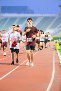 BIB: 637, 2487
                            <button type="button" onclick="openModal(5907566)" class="btn btn-primary btn-sm float-right btn-popup" data-toggle="modal" data-target=".modal-high-quality">
                        <i class="fas fa-shopping-cart"></i> Add to Cart
                    </button>
                                            <button type="button" onclick="isThisMe(5907566, true)" class="btn btn-success btn-sm float-right btn-popup btn-isme hidden" data-toggle="tooltip" data-placement="bottom" title="นี่คือรูปของคุณใช่ไหม คลิกที่นี่เพื่อเอาเข้าอัลบั้ม">
                        <i class="fas fa-plus"></i> Add to album
                    </button>
                    <button type="button" onclick="isThisMe(5907566, false)" class="btn btn-warning btn-sm float-right btn-popup btn-isnotme hidden">
                        <i class="fas fa-ban"></i> Remove from album
                    </button>