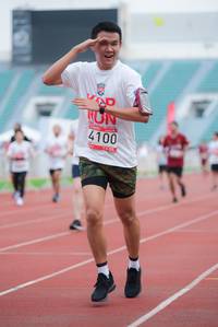 BIB: 019, 4100
                            <button type="button" onclick="openModal(5923605)" class="btn btn-primary btn-sm float-right btn-popup" data-toggle="modal" data-target=".modal-high-quality">
                        <i class="fas fa-shopping-cart"></i> Add to Cart
                    </button>
                                            <button type="button" onclick="isThisMe(5923605, true)" class="btn btn-success btn-sm float-right btn-popup btn-isme hidden" data-toggle="tooltip" data-placement="bottom" title="นี่คือรูปของคุณใช่ไหม คลิกที่นี่เพื่อเอาเข้าอัลบั้ม">
                        <i class="fas fa-plus"></i> Add to album
                    </button>
                    <button type="button" onclick="isThisMe(5923605, false)" class="btn btn-warning btn-sm float-right btn-popup btn-isnotme hidden">
                        <i class="fas fa-ban"></i> Remove from album
                    </button>