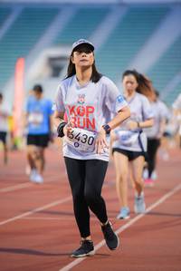 BIB: 6430
                            <button type="button" onclick="openModal(5912577)" class="btn btn-primary btn-sm float-right btn-popup" data-toggle="modal" data-target=".modal-high-quality">
                        <i class="fas fa-shopping-cart"></i> Add to Cart
                    </button>
                                            <button type="button" onclick="isThisMe(5912577, true)" class="btn btn-success btn-sm float-right btn-popup btn-isme hidden" data-toggle="tooltip" data-placement="bottom" title="นี่คือรูปของคุณใช่ไหม คลิกที่นี่เพื่อเอาเข้าอัลบั้ม">
                        <i class="fas fa-plus"></i> Add to album
                    </button>
                    <button type="button" onclick="isThisMe(5912577, false)" class="btn btn-warning btn-sm float-right btn-popup btn-isnotme hidden">
                        <i class="fas fa-ban"></i> Remove from album
                    </button>