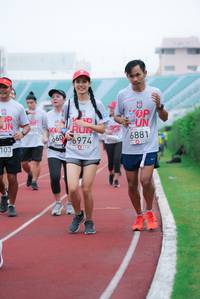 BIB: 6881, 6606974, 103
                            <button type="button" onclick="openModal(5913365)" class="btn btn-primary btn-sm float-right btn-popup" data-toggle="modal" data-target=".modal-high-quality">
                        <i class="fas fa-shopping-cart"></i> Add to Cart
                    </button>
                                            <button type="button" onclick="isThisMe(5913365, true)" class="btn btn-success btn-sm float-right btn-popup btn-isme hidden" data-toggle="tooltip" data-placement="bottom" title="นี่คือรูปของคุณใช่ไหม คลิกที่นี่เพื่อเอาเข้าอัลบั้ม">
                        <i class="fas fa-plus"></i> Add to album
                    </button>
                    <button type="button" onclick="isThisMe(5913365, false)" class="btn btn-warning btn-sm float-right btn-popup btn-isnotme hidden">
                        <i class="fas fa-ban"></i> Remove from album
                    </button>