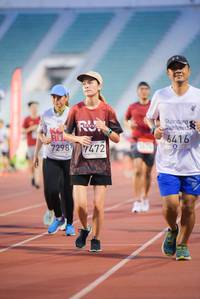 BIB: 6416, 72987472
                            <button type="button" onclick="openModal(5912178)" class="btn btn-primary btn-sm float-right btn-popup" data-toggle="modal" data-target=".modal-high-quality">
                        <i class="fas fa-shopping-cart"></i> Add to Cart
                    </button>
                                            <button type="button" onclick="isThisMe(5912178, true)" class="btn btn-success btn-sm float-right btn-popup btn-isme hidden" data-toggle="tooltip" data-placement="bottom" title="นี่คือรูปของคุณใช่ไหม คลิกที่นี่เพื่อเอาเข้าอัลบั้ม">
                        <i class="fas fa-plus"></i> Add to album
                    </button>
                    <button type="button" onclick="isThisMe(5912178, false)" class="btn btn-warning btn-sm float-right btn-popup btn-isnotme hidden">
                        <i class="fas fa-ban"></i> Remove from album
                    </button>