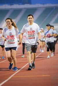 BIB: 4058, 4059
                            <button type="button" onclick="openModal(5907966)" class="btn btn-primary btn-sm float-right btn-popup" data-toggle="modal" data-target=".modal-high-quality">
                        <i class="fas fa-shopping-cart"></i> Add to Cart
                    </button>
                                            <button type="button" onclick="isThisMe(5907966, true)" class="btn btn-success btn-sm float-right btn-popup btn-isme hidden" data-toggle="tooltip" data-placement="bottom" title="นี่คือรูปของคุณใช่ไหม คลิกที่นี่เพื่อเอาเข้าอัลบั้ม">
                        <i class="fas fa-plus"></i> Add to album
                    </button>
                    <button type="button" onclick="isThisMe(5907966, false)" class="btn btn-warning btn-sm float-right btn-popup btn-isnotme hidden">
                        <i class="fas fa-ban"></i> Remove from album
                    </button>