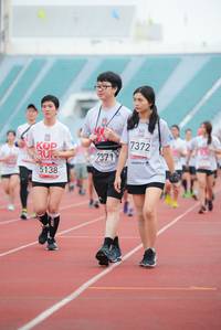 BIB: 7372, 2371, 5138
                            <button type="button" onclick="openModal(5920061)" class="btn btn-primary btn-sm float-right btn-popup" data-toggle="modal" data-target=".modal-high-quality">
                        <i class="fas fa-shopping-cart"></i> Add to Cart
                    </button>
                                            <button type="button" onclick="isThisMe(5920061, true)" class="btn btn-success btn-sm float-right btn-popup btn-isme hidden" data-toggle="tooltip" data-placement="bottom" title="นี่คือรูปของคุณใช่ไหม คลิกที่นี่เพื่อเอาเข้าอัลบั้ม">
                        <i class="fas fa-plus"></i> Add to album
                    </button>
                    <button type="button" onclick="isThisMe(5920061, false)" class="btn btn-warning btn-sm float-right btn-popup btn-isnotme hidden">
                        <i class="fas fa-ban"></i> Remove from album
                    </button>