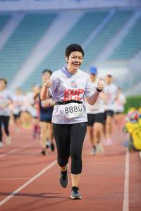 BIB: 8880
                            <button type="button" onclick="openModal(5909080)" class="btn btn-primary btn-sm float-right btn-popup" data-toggle="modal" data-target=".modal-high-quality">
                        <i class="fas fa-shopping-cart"></i> Add to Cart
                    </button>
                                            <button type="button" onclick="isThisMe(5909080, true)" class="btn btn-success btn-sm float-right btn-popup btn-isme hidden" data-toggle="tooltip" data-placement="bottom" title="นี่คือรูปของคุณใช่ไหม คลิกที่นี่เพื่อเอาเข้าอัลบั้ม">
                        <i class="fas fa-plus"></i> Add to album
                    </button>
                    <button type="button" onclick="isThisMe(5909080, false)" class="btn btn-warning btn-sm float-right btn-popup btn-isnotme hidden">
                        <i class="fas fa-ban"></i> Remove from album
                    </button>