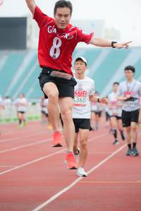 BIB: 4360
                            <button type="button" onclick="openModal(5920042)" class="btn btn-primary btn-sm float-right btn-popup" data-toggle="modal" data-target=".modal-high-quality">
                        <i class="fas fa-shopping-cart"></i> Add to Cart
                    </button>
                                            <button type="button" onclick="isThisMe(5920042, true)" class="btn btn-success btn-sm float-right btn-popup btn-isme hidden" data-toggle="tooltip" data-placement="bottom" title="นี่คือรูปของคุณใช่ไหม คลิกที่นี่เพื่อเอาเข้าอัลบั้ม">
                        <i class="fas fa-plus"></i> Add to album
                    </button>
                    <button type="button" onclick="isThisMe(5920042, false)" class="btn btn-warning btn-sm float-right btn-popup btn-isnotme hidden">
                        <i class="fas fa-ban"></i> Remove from album
                    </button>