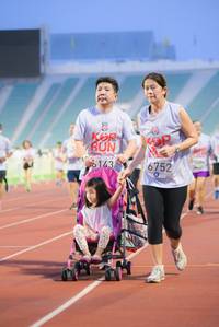 BIB: 143, 6752
                            <button type="button" onclick="openModal(5912144)" class="btn btn-primary btn-sm float-right btn-popup" data-toggle="modal" data-target=".modal-high-quality">
                        <i class="fas fa-shopping-cart"></i> Add to Cart
                    </button>
                                            <button type="button" onclick="isThisMe(5912144, true)" class="btn btn-success btn-sm float-right btn-popup btn-isme hidden" data-toggle="tooltip" data-placement="bottom" title="นี่คือรูปของคุณใช่ไหม คลิกที่นี่เพื่อเอาเข้าอัลบั้ม">
                        <i class="fas fa-plus"></i> Add to album
                    </button>
                    <button type="button" onclick="isThisMe(5912144, false)" class="btn btn-warning btn-sm float-right btn-popup btn-isnotme hidden">
                        <i class="fas fa-ban"></i> Remove from album
                    </button>