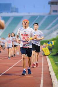 BIB: 1995
                            <button type="button" onclick="openModal(5912878)" class="btn btn-primary btn-sm float-right btn-popup" data-toggle="modal" data-target=".modal-high-quality">
                        <i class="fas fa-shopping-cart"></i> Add to Cart
                    </button>
                                            <button type="button" onclick="isThisMe(5912878, true)" class="btn btn-success btn-sm float-right btn-popup btn-isme hidden" data-toggle="tooltip" data-placement="bottom" title="นี่คือรูปของคุณใช่ไหม คลิกที่นี่เพื่อเอาเข้าอัลบั้ม">
                        <i class="fas fa-plus"></i> Add to album
                    </button>
                    <button type="button" onclick="isThisMe(5912878, false)" class="btn btn-warning btn-sm float-right btn-popup btn-isnotme hidden">
                        <i class="fas fa-ban"></i> Remove from album
                    </button>