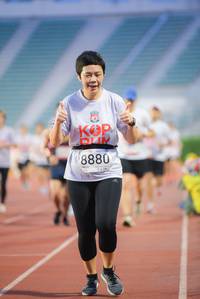 BIB: 8880
                            <button type="button" onclick="openModal(5909077)" class="btn btn-primary btn-sm float-right btn-popup" data-toggle="modal" data-target=".modal-high-quality">
                        <i class="fas fa-shopping-cart"></i> Add to Cart
                    </button>
                                            <button type="button" onclick="isThisMe(5909077, true)" class="btn btn-success btn-sm float-right btn-popup btn-isme hidden" data-toggle="tooltip" data-placement="bottom" title="นี่คือรูปของคุณใช่ไหม คลิกที่นี่เพื่อเอาเข้าอัลบั้ม">
                        <i class="fas fa-plus"></i> Add to album
                    </button>
                    <button type="button" onclick="isThisMe(5909077, false)" class="btn btn-warning btn-sm float-right btn-popup btn-isnotme hidden">
                        <i class="fas fa-ban"></i> Remove from album
                    </button>