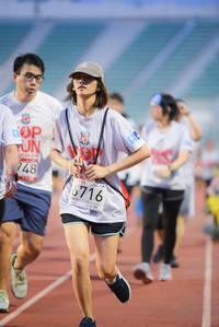 BIB: 748, 6716
                            <button type="button" onclick="openModal(5912316)" class="btn btn-primary btn-sm float-right btn-popup" data-toggle="modal" data-target=".modal-high-quality">
                        <i class="fas fa-shopping-cart"></i> Add to Cart
                    </button>
                                            <button type="button" onclick="isThisMe(5912316, true)" class="btn btn-success btn-sm float-right btn-popup btn-isme hidden" data-toggle="tooltip" data-placement="bottom" title="นี่คือรูปของคุณใช่ไหม คลิกที่นี่เพื่อเอาเข้าอัลบั้ม">
                        <i class="fas fa-plus"></i> Add to album
                    </button>
                    <button type="button" onclick="isThisMe(5912316, false)" class="btn btn-warning btn-sm float-right btn-popup btn-isnotme hidden">
                        <i class="fas fa-ban"></i> Remove from album
                    </button>