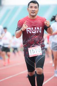 BIB: 1590, 
                            <button type="button" onclick="openModal(5914360)" class="btn btn-primary btn-sm float-right btn-popup" data-toggle="modal" data-target=".modal-high-quality">
                        <i class="fas fa-shopping-cart"></i> Add to Cart
                    </button>
                                            <button type="button" onclick="isThisMe(5914360, true)" class="btn btn-success btn-sm float-right btn-popup btn-isme hidden" data-toggle="tooltip" data-placement="bottom" title="นี่คือรูปของคุณใช่ไหม คลิกที่นี่เพื่อเอาเข้าอัลบั้ม">
                        <i class="fas fa-plus"></i> Add to album
                    </button>
                    <button type="button" onclick="isThisMe(5914360, false)" class="btn btn-warning btn-sm float-right btn-popup btn-isnotme hidden">
                        <i class="fas fa-ban"></i> Remove from album
                    </button>