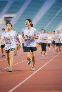 BIB: 7642, 6691
                            <button type="button" onclick="openModal(5913037)" class="btn btn-primary btn-sm float-right btn-popup" data-toggle="modal" data-target=".modal-high-quality">
                        <i class="fas fa-shopping-cart"></i> Add to Cart
                    </button>
                                            <button type="button" onclick="isThisMe(5913037, true)" class="btn btn-success btn-sm float-right btn-popup btn-isme hidden" data-toggle="tooltip" data-placement="bottom" title="นี่คือรูปของคุณใช่ไหม คลิกที่นี่เพื่อเอาเข้าอัลบั้ม">
                        <i class="fas fa-plus"></i> Add to album
                    </button>
                    <button type="button" onclick="isThisMe(5913037, false)" class="btn btn-warning btn-sm float-right btn-popup btn-isnotme hidden">
                        <i class="fas fa-ban"></i> Remove from album
                    </button>