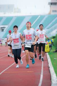 BIB: 3804, 7946, 7962
                            <button type="button" onclick="openModal(5914071)" class="btn btn-primary btn-sm float-right btn-popup" data-toggle="modal" data-target=".modal-high-quality">
                        <i class="fas fa-shopping-cart"></i> Add to Cart
                    </button>
                                            <button type="button" onclick="isThisMe(5914071, true)" class="btn btn-success btn-sm float-right btn-popup btn-isme hidden" data-toggle="tooltip" data-placement="bottom" title="นี่คือรูปของคุณใช่ไหม คลิกที่นี่เพื่อเอาเข้าอัลบั้ม">
                        <i class="fas fa-plus"></i> Add to album
                    </button>
                    <button type="button" onclick="isThisMe(5914071, false)" class="btn btn-warning btn-sm float-right btn-popup btn-isnotme hidden">
                        <i class="fas fa-ban"></i> Remove from album
                    </button>