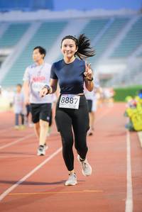 BIB: 8887
                            <button type="button" onclick="openModal(5908320)" class="btn btn-primary btn-sm float-right btn-popup" data-toggle="modal" data-target=".modal-high-quality">
                        <i class="fas fa-shopping-cart"></i> Add to Cart
                    </button>
                                            <button type="button" onclick="isThisMe(5908320, true)" class="btn btn-success btn-sm float-right btn-popup btn-isme hidden" data-toggle="tooltip" data-placement="bottom" title="นี่คือรูปของคุณใช่ไหม คลิกที่นี่เพื่อเอาเข้าอัลบั้ม">
                        <i class="fas fa-plus"></i> Add to album
                    </button>
                    <button type="button" onclick="isThisMe(5908320, false)" class="btn btn-warning btn-sm float-right btn-popup btn-isnotme hidden">
                        <i class="fas fa-ban"></i> Remove from album
                    </button>