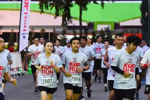 BIB: 7506, 7507
                            <button type="button" onclick="openModal(6080888)" class="btn btn-primary btn-sm float-right btn-popup" data-toggle="modal" data-target=".modal-high-quality">
                        <i class="fas fa-shopping-cart"></i> Add to Cart
                    </button>
                                            <button type="button" onclick="isThisMe(6080888, true)" class="btn btn-success btn-sm float-right btn-popup btn-isme hidden" data-toggle="tooltip" data-placement="bottom" title="นี่คือรูปของคุณใช่ไหม คลิกที่นี่เพื่อเอาเข้าอัลบั้ม">
                        <i class="fas fa-plus"></i> Add to album
                    </button>
                    <button type="button" onclick="isThisMe(6080888, false)" class="btn btn-warning btn-sm float-right btn-popup btn-isnotme hidden">
                        <i class="fas fa-ban"></i> Remove from album
                    </button>