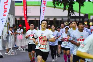 BIB: 7038
                            <button type="button" onclick="openModal(6080891)" class="btn btn-primary btn-sm float-right btn-popup" data-toggle="modal" data-target=".modal-high-quality">
                        <i class="fas fa-shopping-cart"></i> Add to Cart
                    </button>
                                            <button type="button" onclick="isThisMe(6080891, true)" class="btn btn-success btn-sm float-right btn-popup btn-isme hidden" data-toggle="tooltip" data-placement="bottom" title="นี่คือรูปของคุณใช่ไหม คลิกที่นี่เพื่อเอาเข้าอัลบั้ม">
                        <i class="fas fa-plus"></i> Add to album
                    </button>
                    <button type="button" onclick="isThisMe(6080891, false)" class="btn btn-warning btn-sm float-right btn-popup btn-isnotme hidden">
                        <i class="fas fa-ban"></i> Remove from album
                    </button>