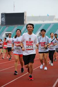 BIB: 4519, 620, 048, 6202
                            <button type="button" onclick="openModal(5967697)" class="btn btn-primary btn-sm float-right btn-popup" data-toggle="modal" data-target=".modal-high-quality">
                        <i class="fas fa-shopping-cart"></i> Add to Cart
                    </button>
                                            <button type="button" onclick="isThisMe(5967697, true)" class="btn btn-success btn-sm float-right btn-popup btn-isme hidden" data-toggle="tooltip" data-placement="bottom" title="นี่คือรูปของคุณใช่ไหม คลิกที่นี่เพื่อเอาเข้าอัลบั้ม">
                        <i class="fas fa-plus"></i> Add to album
                    </button>
                    <button type="button" onclick="isThisMe(5967697, false)" class="btn btn-warning btn-sm float-right btn-popup btn-isnotme hidden">
                        <i class="fas fa-ban"></i> Remove from album
                    </button>