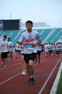 BIB: 222, 7528
                            <button type="button" onclick="openModal(5980640)" class="btn btn-primary btn-sm float-right btn-popup" data-toggle="modal" data-target=".modal-high-quality">
                        <i class="fas fa-shopping-cart"></i> Add to Cart
                    </button>
                                            <button type="button" onclick="isThisMe(5980640, true)" class="btn btn-success btn-sm float-right btn-popup btn-isme hidden" data-toggle="tooltip" data-placement="bottom" title="นี่คือรูปของคุณใช่ไหม คลิกที่นี่เพื่อเอาเข้าอัลบั้ม">
                        <i class="fas fa-plus"></i> Add to album
                    </button>
                    <button type="button" onclick="isThisMe(5980640, false)" class="btn btn-warning btn-sm float-right btn-popup btn-isnotme hidden">
                        <i class="fas fa-ban"></i> Remove from album
                    </button>