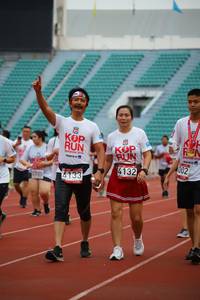 BIB: 002, 4132, 4133, 735
                            <button type="button" onclick="openModal(5971570)" class="btn btn-primary btn-sm float-right btn-popup" data-toggle="modal" data-target=".modal-high-quality">
                        <i class="fas fa-shopping-cart"></i> Add to Cart
                    </button>
                                            <button type="button" onclick="isThisMe(5971570, true)" class="btn btn-success btn-sm float-right btn-popup btn-isme hidden" data-toggle="tooltip" data-placement="bottom" title="นี่คือรูปของคุณใช่ไหม คลิกที่นี่เพื่อเอาเข้าอัลบั้ม">
                        <i class="fas fa-plus"></i> Add to album
                    </button>
                    <button type="button" onclick="isThisMe(5971570, false)" class="btn btn-warning btn-sm float-right btn-popup btn-isnotme hidden">
                        <i class="fas fa-ban"></i> Remove from album
                    </button>