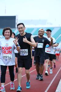 BIB: 6230, 4327, 7916, 7900
                            <button type="button" onclick="openModal(5982892)" class="btn btn-primary btn-sm float-right btn-popup" data-toggle="modal" data-target=".modal-high-quality">
                        <i class="fas fa-shopping-cart"></i> Add to Cart
                    </button>
                                            <button type="button" onclick="isThisMe(5982892, true)" class="btn btn-success btn-sm float-right btn-popup btn-isme hidden" data-toggle="tooltip" data-placement="bottom" title="นี่คือรูปของคุณใช่ไหม คลิกที่นี่เพื่อเอาเข้าอัลบั้ม">
                        <i class="fas fa-plus"></i> Add to album
                    </button>
                    <button type="button" onclick="isThisMe(5982892, false)" class="btn btn-warning btn-sm float-right btn-popup btn-isnotme hidden">
                        <i class="fas fa-ban"></i> Remove from album
                    </button>