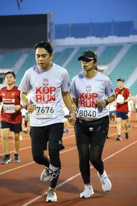 BIB: 7676, 8040, 7449
                            <button type="button" onclick="openModal(5996344)" class="btn btn-primary btn-sm float-right btn-popup" data-toggle="modal" data-target=".modal-high-quality">
                        <i class="fas fa-shopping-cart"></i> Add to Cart
                    </button>
                                            <button type="button" onclick="isThisMe(5996344, true)" class="btn btn-success btn-sm float-right btn-popup btn-isme hidden" data-toggle="tooltip" data-placement="bottom" title="นี่คือรูปของคุณใช่ไหม คลิกที่นี่เพื่อเอาเข้าอัลบั้ม">
                        <i class="fas fa-plus"></i> Add to album
                    </button>
                    <button type="button" onclick="isThisMe(5996344, false)" class="btn btn-warning btn-sm float-right btn-popup btn-isnotme hidden">
                        <i class="fas fa-ban"></i> Remove from album
                    </button>