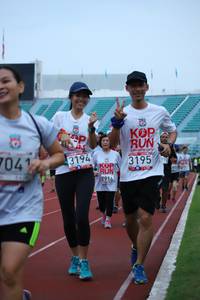 BIB: 3195, 3194, 930, 7916
                            <button type="button" onclick="openModal(5982824)" class="btn btn-primary btn-sm float-right btn-popup" data-toggle="modal" data-target=".modal-high-quality">
                        <i class="fas fa-shopping-cart"></i> Add to Cart
                    </button>
                                            <button type="button" onclick="isThisMe(5982824, true)" class="btn btn-success btn-sm float-right btn-popup btn-isme hidden" data-toggle="tooltip" data-placement="bottom" title="นี่คือรูปของคุณใช่ไหม คลิกที่นี่เพื่อเอาเข้าอัลบั้ม">
                        <i class="fas fa-plus"></i> Add to album
                    </button>
                    <button type="button" onclick="isThisMe(5982824, false)" class="btn btn-warning btn-sm float-right btn-popup btn-isnotme hidden">
                        <i class="fas fa-ban"></i> Remove from album
                    </button>