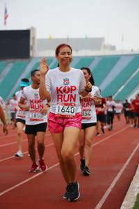 BIB: 1640, 854, 1853
                            <button type="button" onclick="openModal(5961022)" class="btn btn-primary btn-sm float-right btn-popup" data-toggle="modal" data-target=".modal-high-quality">
                        <i class="fas fa-shopping-cart"></i> Add to Cart
                    </button>
                                            <button type="button" onclick="isThisMe(5961022, true)" class="btn btn-success btn-sm float-right btn-popup btn-isme hidden" data-toggle="tooltip" data-placement="bottom" title="นี่คือรูปของคุณใช่ไหม คลิกที่นี่เพื่อเอาเข้าอัลบั้ม">
                        <i class="fas fa-plus"></i> Add to album
                    </button>
                    <button type="button" onclick="isThisMe(5961022, false)" class="btn btn-warning btn-sm float-right btn-popup btn-isnotme hidden">
                        <i class="fas fa-ban"></i> Remove from album
                    </button>