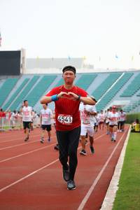 BIB: 4541
                            <button type="button" onclick="openModal(5963988)" class="btn btn-primary btn-sm float-right btn-popup" data-toggle="modal" data-target=".modal-high-quality">
                        <i class="fas fa-shopping-cart"></i> Add to Cart
                    </button>
                                            <button type="button" onclick="isThisMe(5963988, true)" class="btn btn-success btn-sm float-right btn-popup btn-isme hidden" data-toggle="tooltip" data-placement="bottom" title="นี่คือรูปของคุณใช่ไหม คลิกที่นี่เพื่อเอาเข้าอัลบั้ม">
                        <i class="fas fa-plus"></i> Add to album
                    </button>
                    <button type="button" onclick="isThisMe(5963988, false)" class="btn btn-warning btn-sm float-right btn-popup btn-isnotme hidden">
                        <i class="fas fa-ban"></i> Remove from album
                    </button>