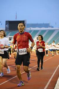 BIB: 6770, 6562
                            <button type="button" onclick="openModal(5979108)" class="btn btn-primary btn-sm float-right btn-popup" data-toggle="modal" data-target=".modal-high-quality">
                        <i class="fas fa-shopping-cart"></i> Add to Cart
                    </button>
                                            <button type="button" onclick="isThisMe(5979108, true)" class="btn btn-success btn-sm float-right btn-popup btn-isme hidden" data-toggle="tooltip" data-placement="bottom" title="นี่คือรูปของคุณใช่ไหม คลิกที่นี่เพื่อเอาเข้าอัลบั้ม">
                        <i class="fas fa-plus"></i> Add to album
                    </button>
                    <button type="button" onclick="isThisMe(5979108, false)" class="btn btn-warning btn-sm float-right btn-popup btn-isnotme hidden">
                        <i class="fas fa-ban"></i> Remove from album
                    </button>