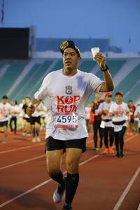 BIB: 4595
                            <button type="button" onclick="openModal(5978738)" class="btn btn-primary btn-sm float-right btn-popup" data-toggle="modal" data-target=".modal-high-quality">
                        <i class="fas fa-shopping-cart"></i> Add to Cart
                    </button>
                                            <button type="button" onclick="isThisMe(5978738, true)" class="btn btn-success btn-sm float-right btn-popup btn-isme hidden" data-toggle="tooltip" data-placement="bottom" title="นี่คือรูปของคุณใช่ไหม คลิกที่นี่เพื่อเอาเข้าอัลบั้ม">
                        <i class="fas fa-plus"></i> Add to album
                    </button>
                    <button type="button" onclick="isThisMe(5978738, false)" class="btn btn-warning btn-sm float-right btn-popup btn-isnotme hidden">
                        <i class="fas fa-ban"></i> Remove from album
                    </button>