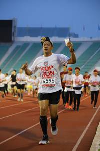 BIB: 4595
                            <button type="button" onclick="openModal(5978731)" class="btn btn-primary btn-sm float-right btn-popup" data-toggle="modal" data-target=".modal-high-quality">
                        <i class="fas fa-shopping-cart"></i> Add to Cart
                    </button>
                                            <button type="button" onclick="isThisMe(5978731, true)" class="btn btn-success btn-sm float-right btn-popup btn-isme hidden" data-toggle="tooltip" data-placement="bottom" title="นี่คือรูปของคุณใช่ไหม คลิกที่นี่เพื่อเอาเข้าอัลบั้ม">
                        <i class="fas fa-plus"></i> Add to album
                    </button>
                    <button type="button" onclick="isThisMe(5978731, false)" class="btn btn-warning btn-sm float-right btn-popup btn-isnotme hidden">
                        <i class="fas fa-ban"></i> Remove from album
                    </button>