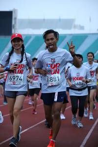 BIB: 6881, 6974, 66021
                            <button type="button" onclick="openModal(5980766)" class="btn btn-primary btn-sm float-right btn-popup" data-toggle="modal" data-target=".modal-high-quality">
                        <i class="fas fa-shopping-cart"></i> Add to Cart
                    </button>
                                            <button type="button" onclick="isThisMe(5980766, true)" class="btn btn-success btn-sm float-right btn-popup btn-isme hidden" data-toggle="tooltip" data-placement="bottom" title="นี่คือรูปของคุณใช่ไหม คลิกที่นี่เพื่อเอาเข้าอัลบั้ม">
                        <i class="fas fa-plus"></i> Add to album
                    </button>
                    <button type="button" onclick="isThisMe(5980766, false)" class="btn btn-warning btn-sm float-right btn-popup btn-isnotme hidden">
                        <i class="fas fa-ban"></i> Remove from album
                    </button>