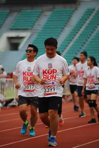 BIB: 3817, 3399
                            <button type="button" onclick="openModal(5956549)" class="btn btn-primary btn-sm float-right btn-popup" data-toggle="modal" data-target=".modal-high-quality">
                        <i class="fas fa-shopping-cart"></i> Add to Cart
                    </button>
                                            <button type="button" onclick="isThisMe(5956549, true)" class="btn btn-success btn-sm float-right btn-popup btn-isme hidden" data-toggle="tooltip" data-placement="bottom" title="นี่คือรูปของคุณใช่ไหม คลิกที่นี่เพื่อเอาเข้าอัลบั้ม">
                        <i class="fas fa-plus"></i> Add to album
                    </button>
                    <button type="button" onclick="isThisMe(5956549, false)" class="btn btn-warning btn-sm float-right btn-popup btn-isnotme hidden">
                        <i class="fas fa-ban"></i> Remove from album
                    </button>