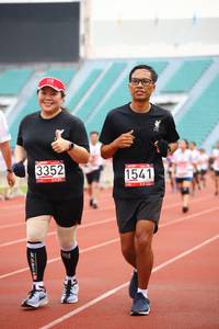 BIB: 3352, 1541
                            <button type="button" onclick="openModal(5956530)" class="btn btn-primary btn-sm float-right btn-popup" data-toggle="modal" data-target=".modal-high-quality">
                        <i class="fas fa-shopping-cart"></i> Add to Cart
                    </button>
                                            <button type="button" onclick="isThisMe(5956530, true)" class="btn btn-success btn-sm float-right btn-popup btn-isme hidden" data-toggle="tooltip" data-placement="bottom" title="นี่คือรูปของคุณใช่ไหม คลิกที่นี่เพื่อเอาเข้าอัลบั้ม">
                        <i class="fas fa-plus"></i> Add to album
                    </button>
                    <button type="button" onclick="isThisMe(5956530, false)" class="btn btn-warning btn-sm float-right btn-popup btn-isnotme hidden">
                        <i class="fas fa-ban"></i> Remove from album
                    </button>