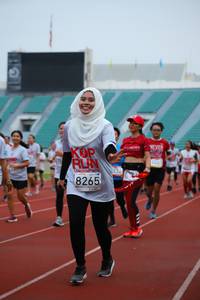 BIB: 8265
                            <button type="button" onclick="openModal(5972952)" class="btn btn-primary btn-sm float-right btn-popup" data-toggle="modal" data-target=".modal-high-quality">
                        <i class="fas fa-shopping-cart"></i> Add to Cart
                    </button>
                                            <button type="button" onclick="isThisMe(5972952, true)" class="btn btn-success btn-sm float-right btn-popup btn-isme hidden" data-toggle="tooltip" data-placement="bottom" title="นี่คือรูปของคุณใช่ไหม คลิกที่นี่เพื่อเอาเข้าอัลบั้ม">
                        <i class="fas fa-plus"></i> Add to album
                    </button>
                    <button type="button" onclick="isThisMe(5972952, false)" class="btn btn-warning btn-sm float-right btn-popup btn-isnotme hidden">
                        <i class="fas fa-ban"></i> Remove from album
                    </button>