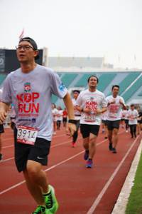 BIB: 4821, 3914
                            <button type="button" onclick="openModal(5953095)" class="btn btn-primary btn-sm float-right btn-popup" data-toggle="modal" data-target=".modal-high-quality">
                        <i class="fas fa-shopping-cart"></i> Add to Cart
                    </button>
                                            <button type="button" onclick="isThisMe(5953095, true)" class="btn btn-success btn-sm float-right btn-popup btn-isme hidden" data-toggle="tooltip" data-placement="bottom" title="นี่คือรูปของคุณใช่ไหม คลิกที่นี่เพื่อเอาเข้าอัลบั้ม">
                        <i class="fas fa-plus"></i> Add to album
                    </button>
                    <button type="button" onclick="isThisMe(5953095, false)" class="btn btn-warning btn-sm float-right btn-popup btn-isnotme hidden">
                        <i class="fas fa-ban"></i> Remove from album
                    </button>