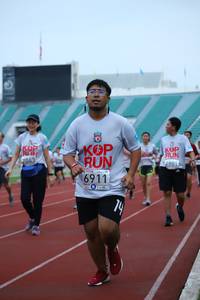 BIB: 6911, 043, 990
                            <button type="button" onclick="openModal(5982192)" class="btn btn-primary btn-sm float-right btn-popup" data-toggle="modal" data-target=".modal-high-quality">
                        <i class="fas fa-shopping-cart"></i> Add to Cart
                    </button>
                                            <button type="button" onclick="isThisMe(5982192, true)" class="btn btn-success btn-sm float-right btn-popup btn-isme hidden" data-toggle="tooltip" data-placement="bottom" title="นี่คือรูปของคุณใช่ไหม คลิกที่นี่เพื่อเอาเข้าอัลบั้ม">
                        <i class="fas fa-plus"></i> Add to album
                    </button>
                    <button type="button" onclick="isThisMe(5982192, false)" class="btn btn-warning btn-sm float-right btn-popup btn-isnotme hidden">
                        <i class="fas fa-ban"></i> Remove from album
                    </button>