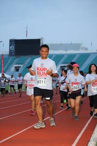 BIB: 4022, 6511, 7859, 004, 763
                            <button type="button" onclick="openModal(5993099)" class="btn btn-primary btn-sm float-right btn-popup" data-toggle="modal" data-target=".modal-high-quality">
                        <i class="fas fa-shopping-cart"></i> Add to Cart
                    </button>
                                            <button type="button" onclick="isThisMe(5993099, true)" class="btn btn-success btn-sm float-right btn-popup btn-isme hidden" data-toggle="tooltip" data-placement="bottom" title="นี่คือรูปของคุณใช่ไหม คลิกที่นี่เพื่อเอาเข้าอัลบั้ม">
                        <i class="fas fa-plus"></i> Add to album
                    </button>
                    <button type="button" onclick="isThisMe(5993099, false)" class="btn btn-warning btn-sm float-right btn-popup btn-isnotme hidden">
                        <i class="fas fa-ban"></i> Remove from album
                    </button>