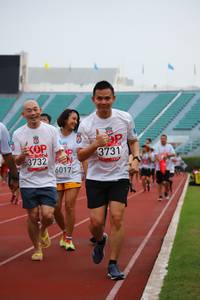 BIB: 3731, 3732, 6017
                            <button type="button" onclick="openModal(5976570)" class="btn btn-primary btn-sm float-right btn-popup" data-toggle="modal" data-target=".modal-high-quality">
                        <i class="fas fa-shopping-cart"></i> Add to Cart
                    </button>
                                            <button type="button" onclick="isThisMe(5976570, true)" class="btn btn-success btn-sm float-right btn-popup btn-isme hidden" data-toggle="tooltip" data-placement="bottom" title="นี่คือรูปของคุณใช่ไหม คลิกที่นี่เพื่อเอาเข้าอัลบั้ม">
                        <i class="fas fa-plus"></i> Add to album
                    </button>
                    <button type="button" onclick="isThisMe(5976570, false)" class="btn btn-warning btn-sm float-right btn-popup btn-isnotme hidden">
                        <i class="fas fa-ban"></i> Remove from album
                    </button>