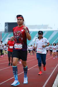 BIB: 4223, 2413
                            <button type="button" onclick="openModal(5983739)" class="btn btn-primary btn-sm float-right btn-popup" data-toggle="modal" data-target=".modal-high-quality">
                        <i class="fas fa-shopping-cart"></i> Add to Cart
                    </button>
                                            <button type="button" onclick="isThisMe(5983739, true)" class="btn btn-success btn-sm float-right btn-popup btn-isme hidden" data-toggle="tooltip" data-placement="bottom" title="นี่คือรูปของคุณใช่ไหม คลิกที่นี่เพื่อเอาเข้าอัลบั้ม">
                        <i class="fas fa-plus"></i> Add to album
                    </button>
                    <button type="button" onclick="isThisMe(5983739, false)" class="btn btn-warning btn-sm float-right btn-popup btn-isnotme hidden">
                        <i class="fas fa-ban"></i> Remove from album
                    </button>