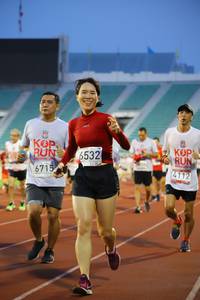 BIB: 4112, 6532, 6715
                            <button type="button" onclick="openModal(5997432)" class="btn btn-primary btn-sm float-right btn-popup" data-toggle="modal" data-target=".modal-high-quality">
                        <i class="fas fa-shopping-cart"></i> Add to Cart
                    </button>
                                            <button type="button" onclick="isThisMe(5997432, true)" class="btn btn-success btn-sm float-right btn-popup btn-isme hidden" data-toggle="tooltip" data-placement="bottom" title="นี่คือรูปของคุณใช่ไหม คลิกที่นี่เพื่อเอาเข้าอัลบั้ม">
                        <i class="fas fa-plus"></i> Add to album
                    </button>
                    <button type="button" onclick="isThisMe(5997432, false)" class="btn btn-warning btn-sm float-right btn-popup btn-isnotme hidden">
                        <i class="fas fa-ban"></i> Remove from album
                    </button>