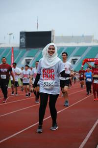 BIB: 8265
                            <button type="button" onclick="openModal(5972950)" class="btn btn-primary btn-sm float-right btn-popup" data-toggle="modal" data-target=".modal-high-quality">
                        <i class="fas fa-shopping-cart"></i> Add to Cart
                    </button>
                                            <button type="button" onclick="isThisMe(5972950, true)" class="btn btn-success btn-sm float-right btn-popup btn-isme hidden" data-toggle="tooltip" data-placement="bottom" title="นี่คือรูปของคุณใช่ไหม คลิกที่นี่เพื่อเอาเข้าอัลบั้ม">
                        <i class="fas fa-plus"></i> Add to album
                    </button>
                    <button type="button" onclick="isThisMe(5972950, false)" class="btn btn-warning btn-sm float-right btn-popup btn-isnotme hidden">
                        <i class="fas fa-ban"></i> Remove from album
                    </button>