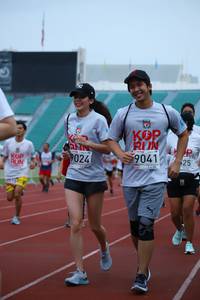 BIB: 9041, 9024
                            <button type="button" onclick="openModal(5984345)" class="btn btn-primary btn-sm float-right btn-popup" data-toggle="modal" data-target=".modal-high-quality">
                        <i class="fas fa-shopping-cart"></i> Add to Cart
                    </button>
                                            <button type="button" onclick="isThisMe(5984345, true)" class="btn btn-success btn-sm float-right btn-popup btn-isme hidden" data-toggle="tooltip" data-placement="bottom" title="นี่คือรูปของคุณใช่ไหม คลิกที่นี่เพื่อเอาเข้าอัลบั้ม">
                        <i class="fas fa-plus"></i> Add to album
                    </button>
                    <button type="button" onclick="isThisMe(5984345, false)" class="btn btn-warning btn-sm float-right btn-popup btn-isnotme hidden">
                        <i class="fas fa-ban"></i> Remove from album
                    </button>